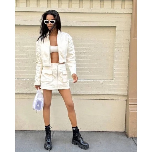 Alo Yoga Sheer Fanny Pack White - Picture 11 of 11